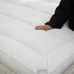 ⁦البكج الفاخر | لباد مرتبة قطني طبقتين - 2 وسادة سرير⁩ - الصورة ⁦4⁩