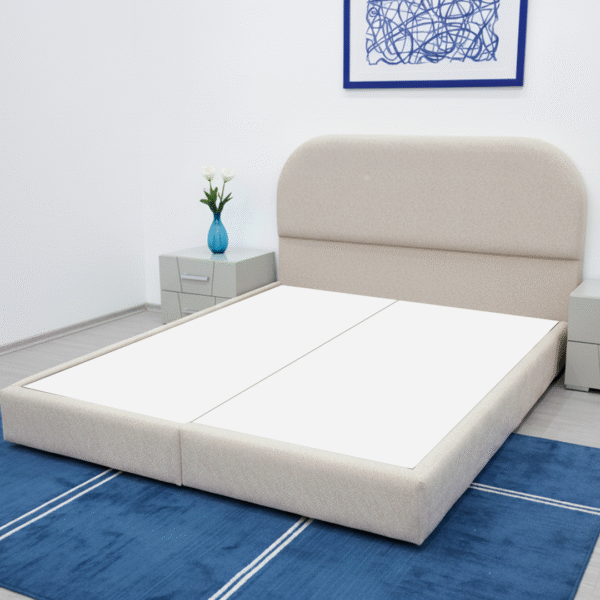 هيكل سرير منجد بيج فاتح – بيور من ميديكال سليب