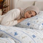 ⁦مفرش سرير تركي فاخر 12 قطعة – قطن ناعم بتصميم الفراشات الهادئ⁩ - الصورة ⁦4⁩